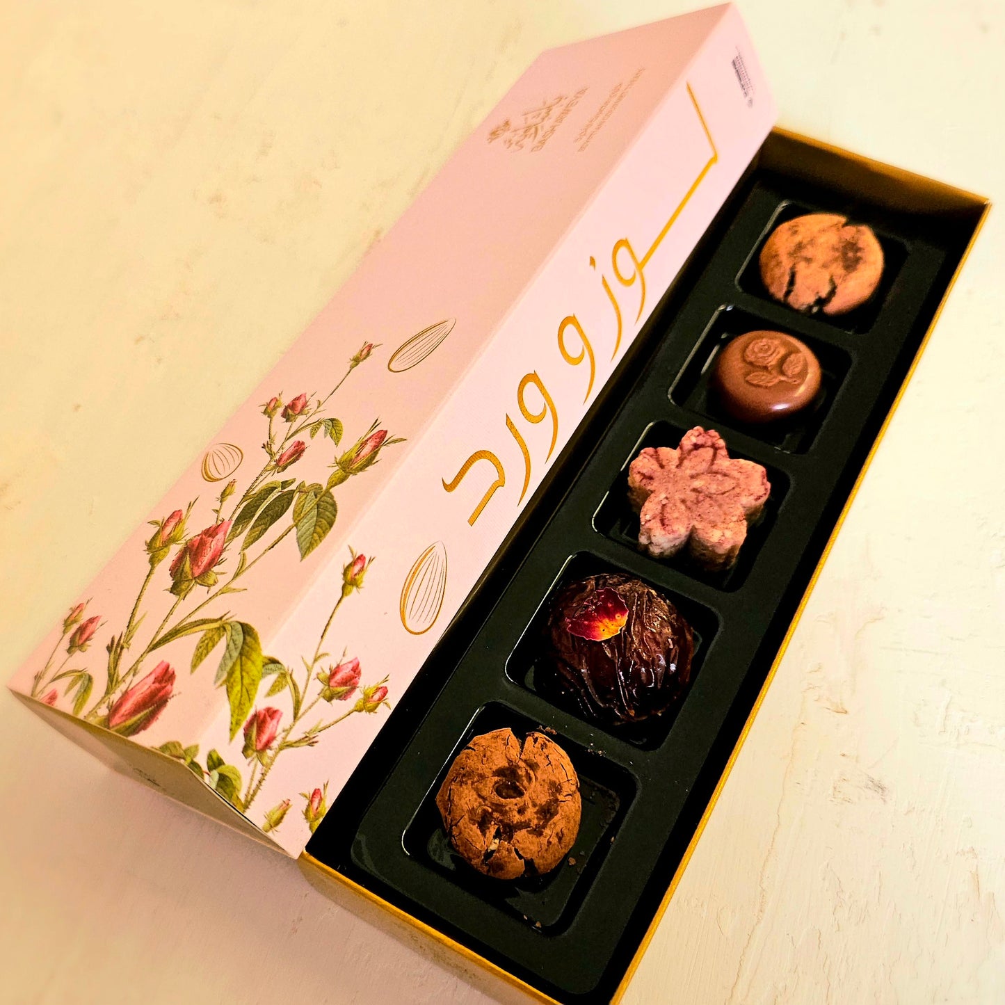 Rose Almond Mix لوز وورد